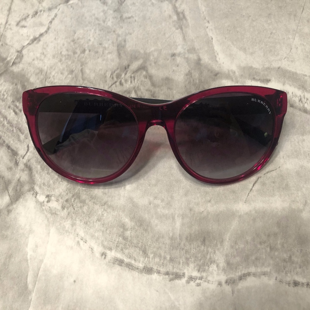 New and Authentic Burberry 4192 Sunglasses